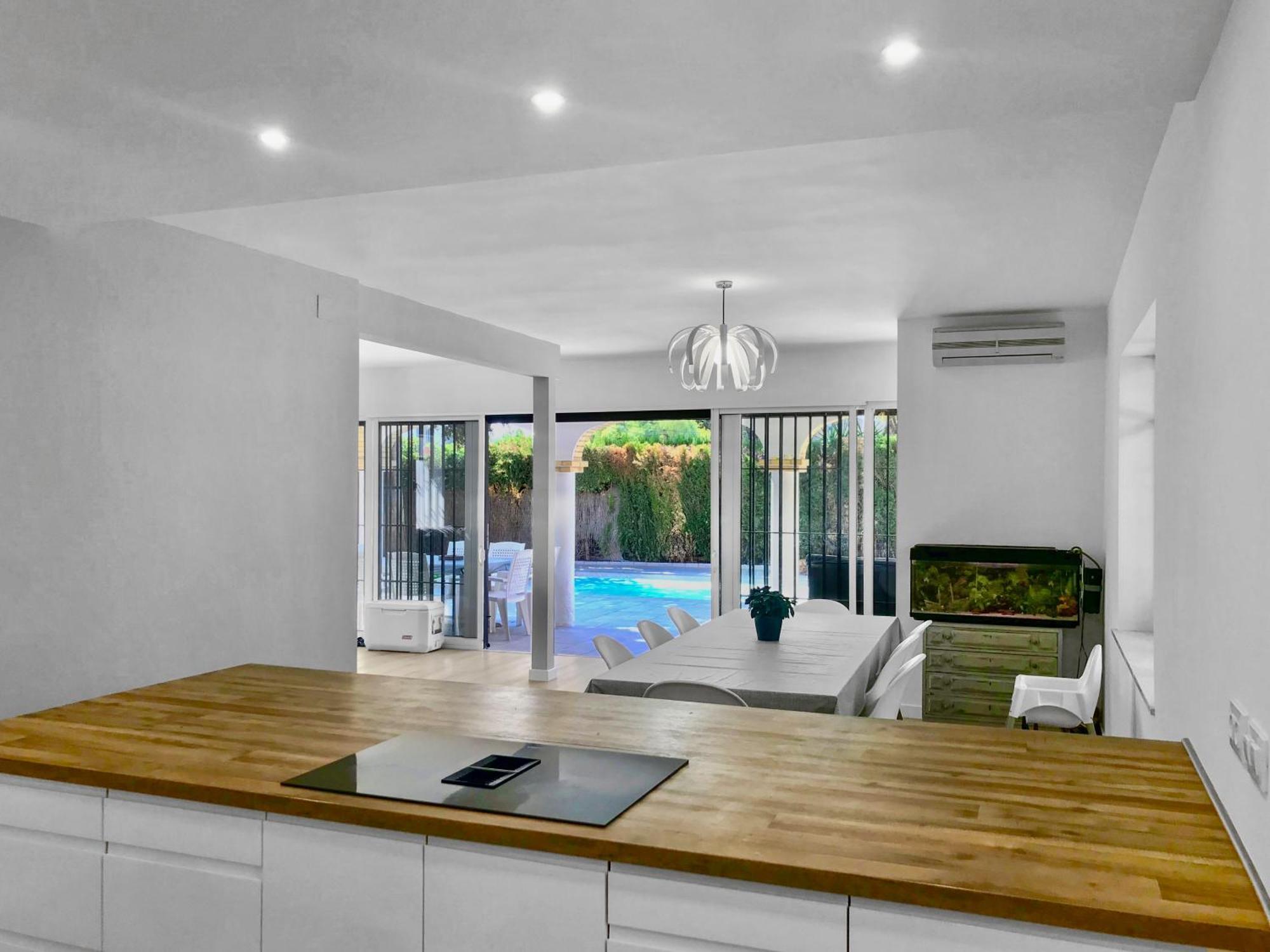 Villa Alamos Jerez I Piscina Salada Climatizada I Bbq I Jardines I 850M2 เฮเรซ เด ลาฟรอนเตรา ภายนอก รูปภาพ