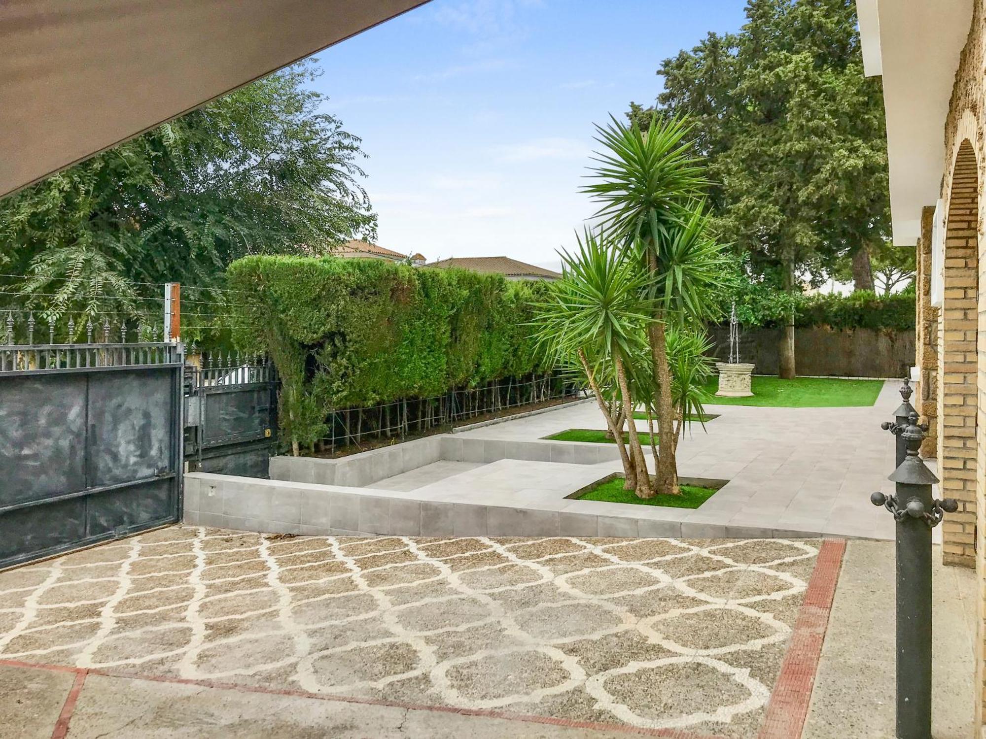 Villa Alamos Jerez I Piscina Salada Climatizada I Bbq I Jardines I 850M2 เฮเรซ เด ลาฟรอนเตรา ภายนอก รูปภาพ